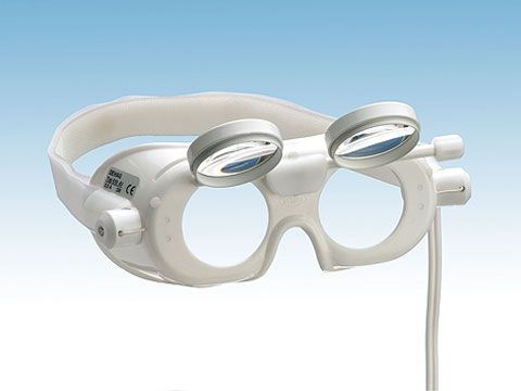 Nystagmusbrille nach Blessing, 521, feste Gläser und Anschlußkabel, Clip-Kopfverband (1 St.)
